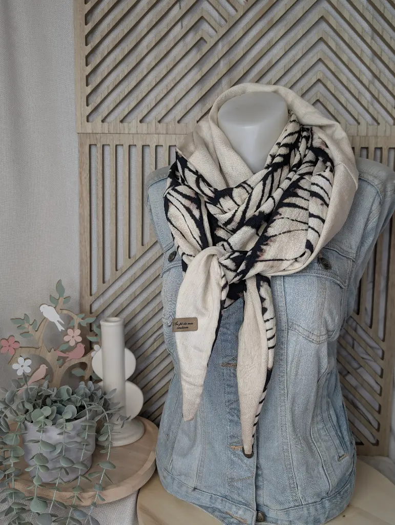 Petit effet lin noir beige (imitation aile papillon)
